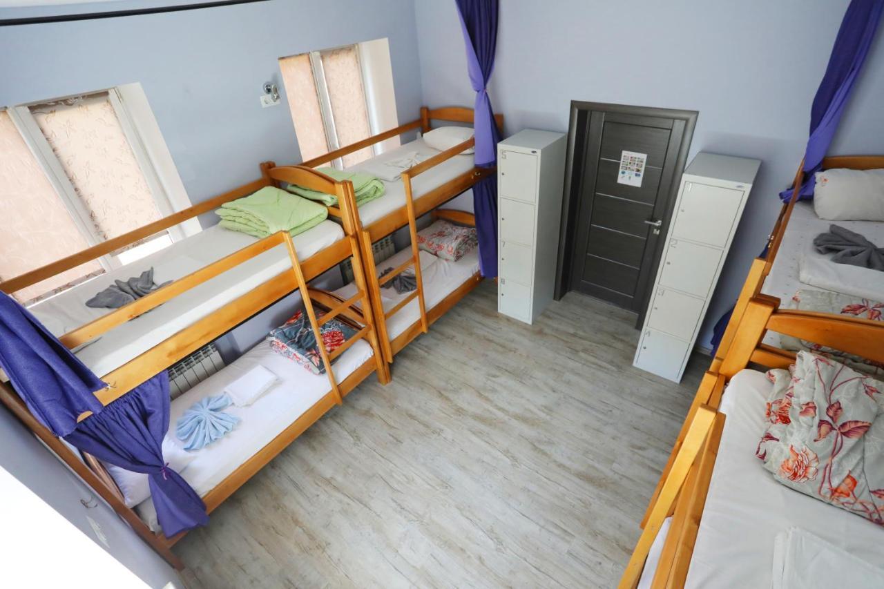 Light Life Hostel Kiev Eksteriør billede